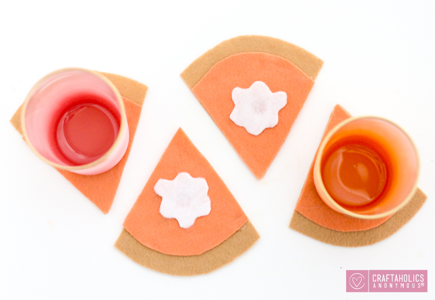 Easy Felt Pumpkin Pie Coasters