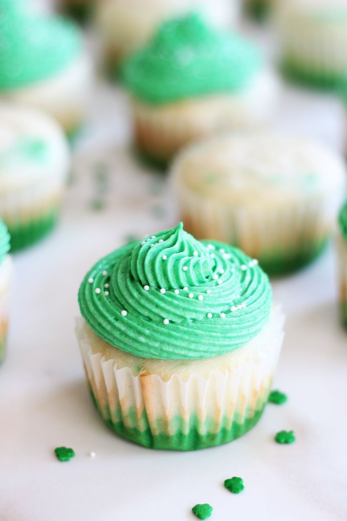 1 St. Patrick's Day Cupcakes Gold Lining Girl