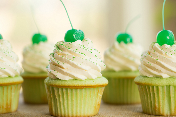 2 St. Patrick's Day Cupcakes Brown Eyed Baker
