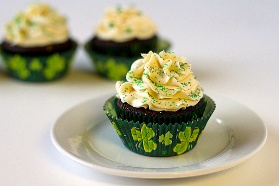 4 St. Patrick's Day Cupcakes Brown Eyed Baker