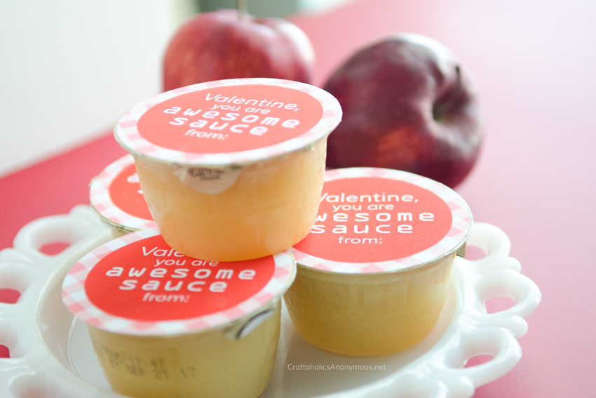 Healthy Valentine printable idea using applesauce || great preschool valentine!