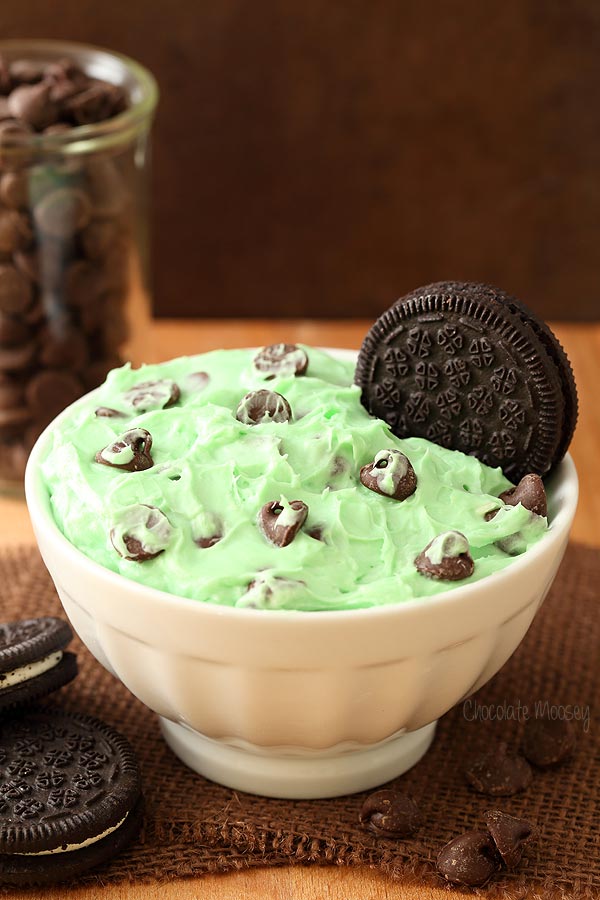 17. Mint-Chocolate-Chip-Cheesecake-Dip-2990