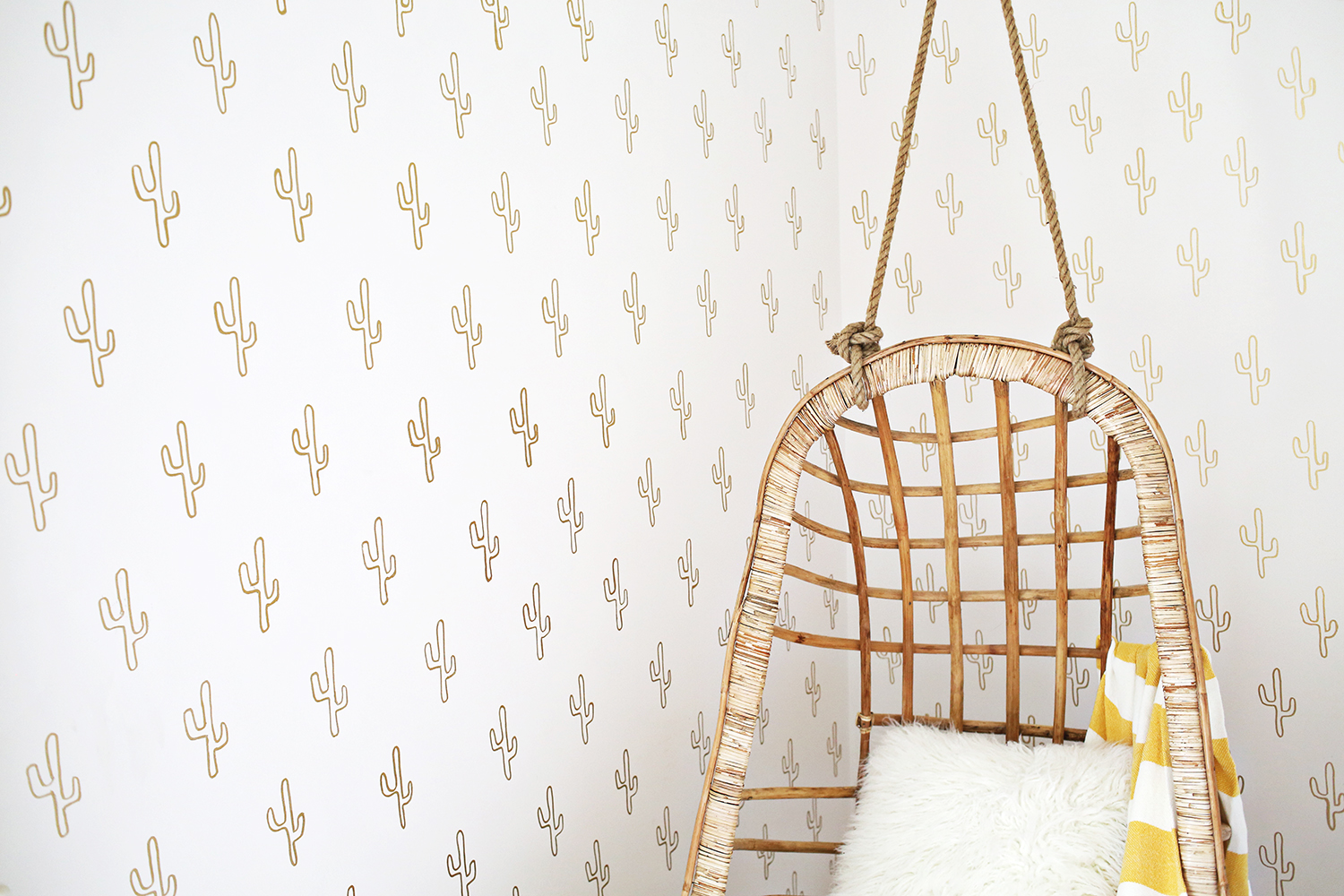 faux wallpaper DIYs