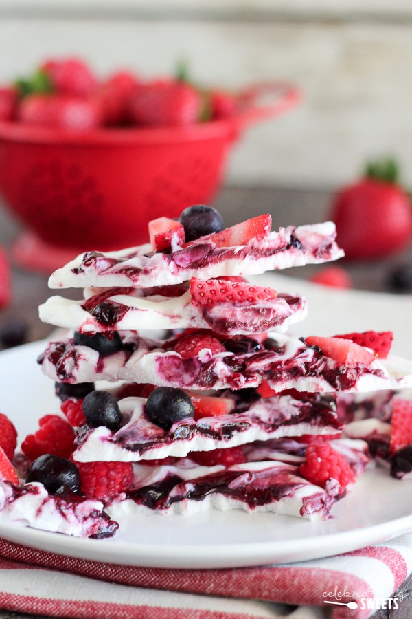 berry swirl frozen yogurt bark