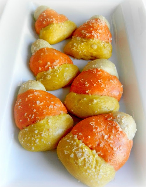 Candy Corn Pretzels from Sugar Swings