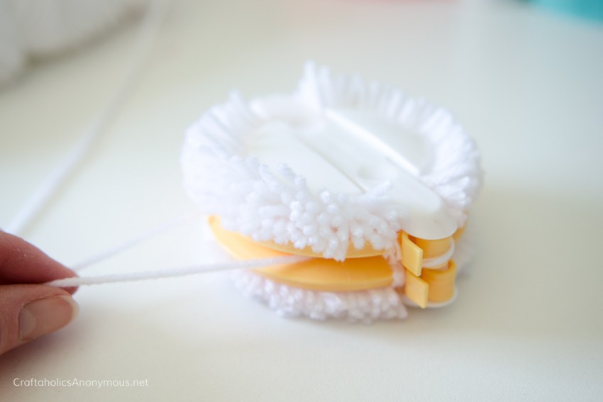 how-to-make-a-pom-pom
