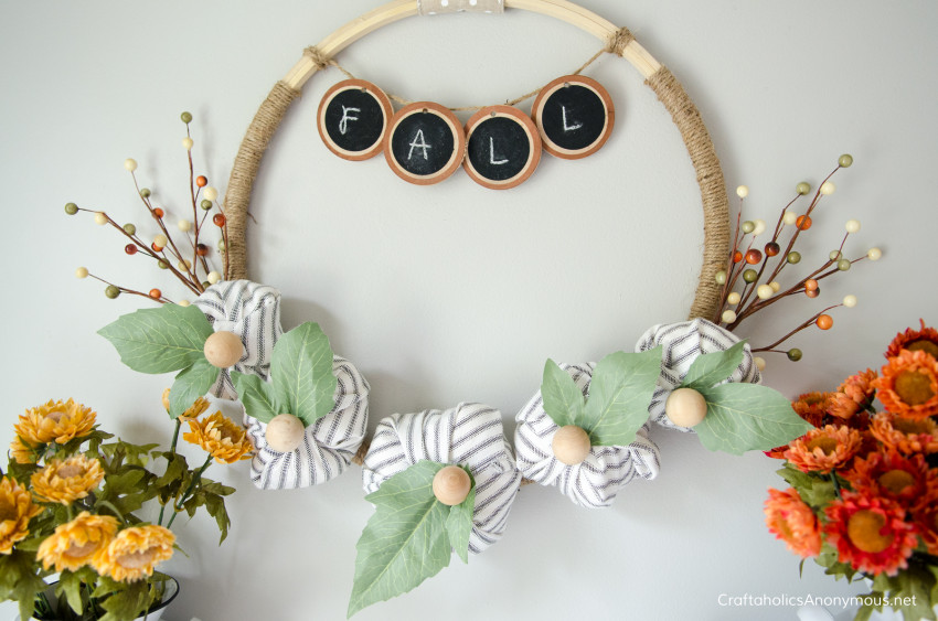 DIY Fall Embroidery Hoop :: LOVE the farmhouse style!